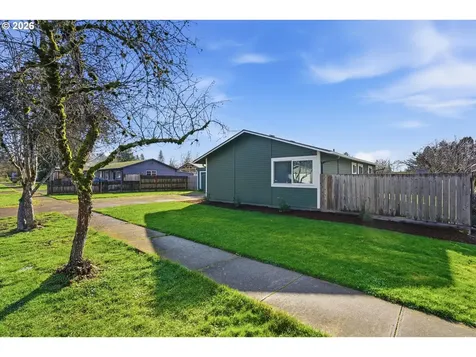 704 E Pinehurst Drive Newberg OR 97132