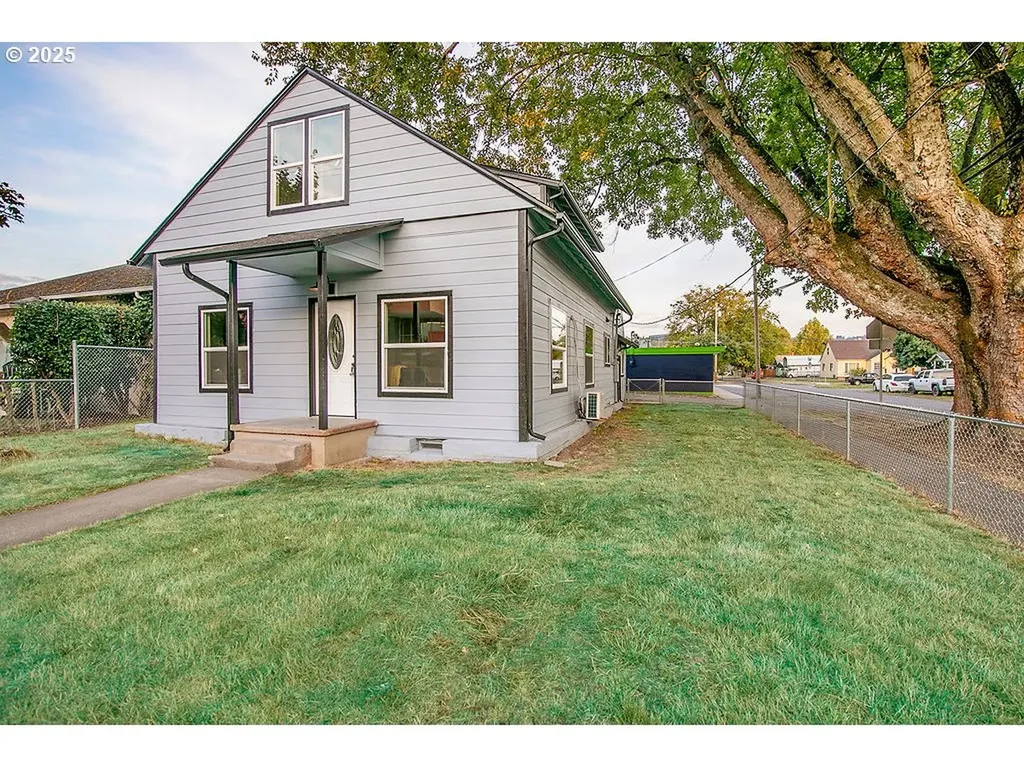 1214 S 5th Avenue Kelso WA 98626