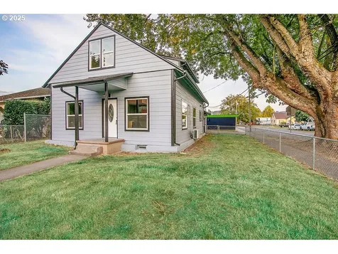 1214 S 5th Avenue Kelso WA 98626