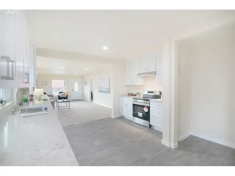 1214 S 5th Avenue Kelso WA 98626