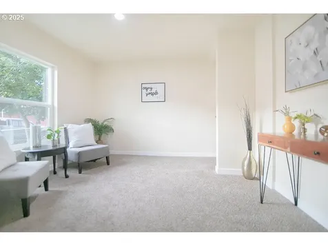 1214 S 5th Avenue Kelso WA 98626