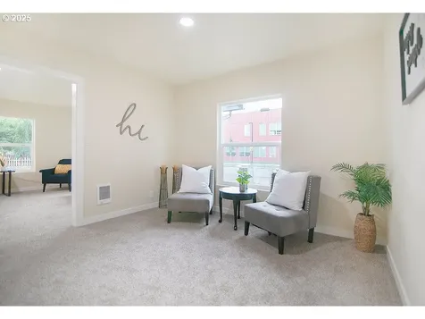 1214 S 5th Avenue Kelso WA 98626