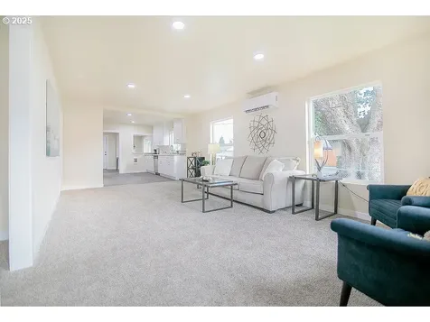 1214 S 5th Avenue Kelso WA 98626