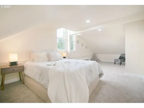1214 S 5th Avenue Kelso WA 98626