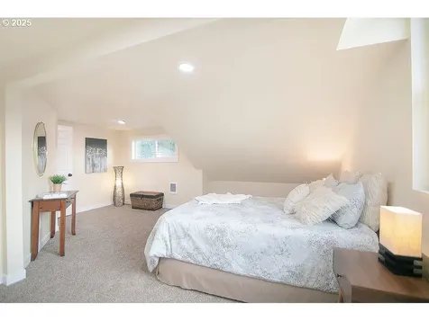 1214 S 5th Avenue Kelso WA 98626