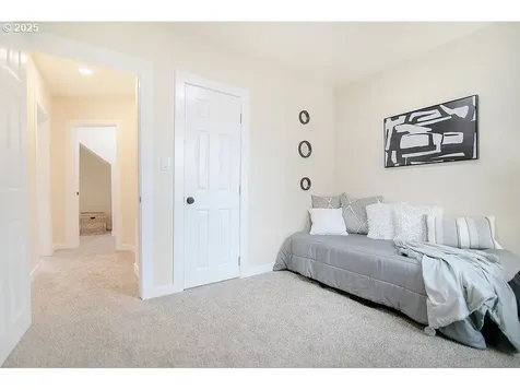 1214 S 5th Avenue Kelso WA 98626