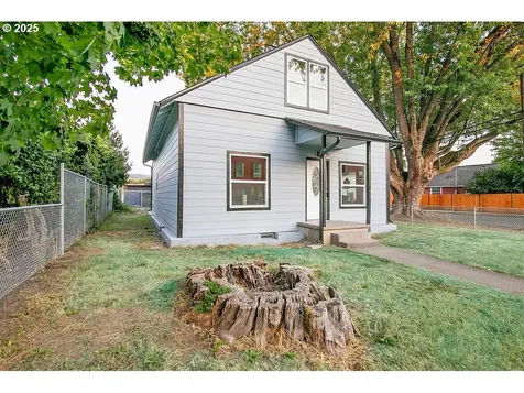 1214 S 5th Avenue Kelso WA 98626