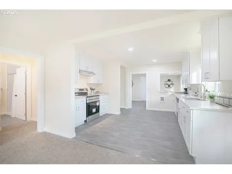 1214 S 5th Avenue Kelso WA 98626