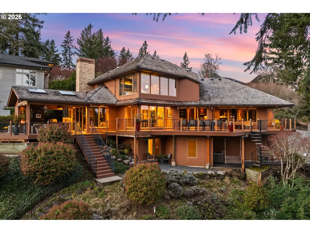 1592 View Lake Court Lake Oswego OR 97034