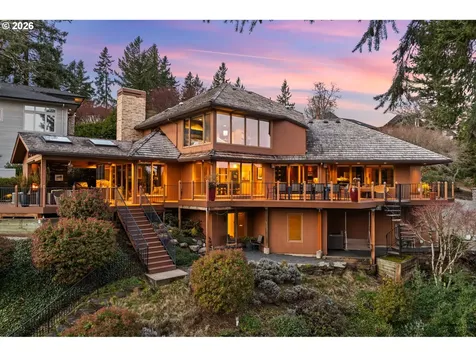 1592 View Lake Court Lake Oswego OR 97034