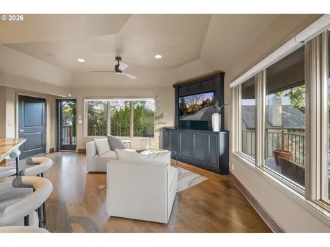 1592 View Lake Court Lake Oswego OR 97034