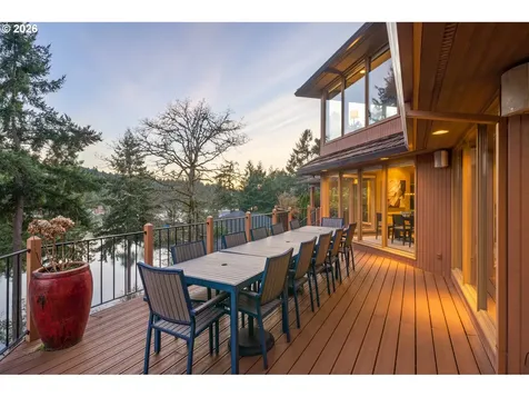 1592 View Lake Court Lake Oswego OR 97034