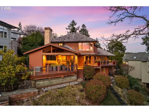 1592 View Lake Court Lake Oswego OR 97034
