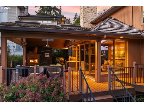1592 View Lake Court Lake Oswego OR 97034
