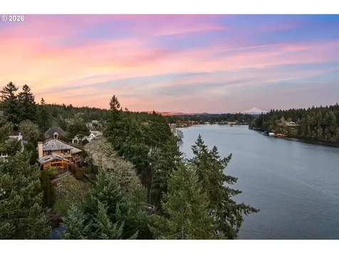1592 View Lake Court Lake Oswego OR 97034