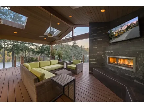 1592 View Lake Court Lake Oswego OR 97034