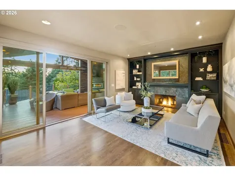 1592 View Lake Court Lake Oswego OR 97034