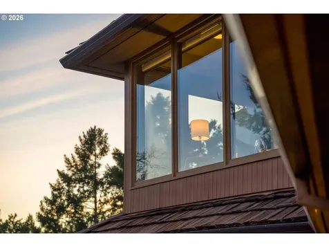 1592 View Lake Court Lake Oswego OR 97034