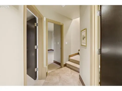 1592 View Lake Court Lake Oswego OR 97034