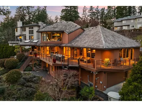 1592 View Lake Court Lake Oswego OR 97034