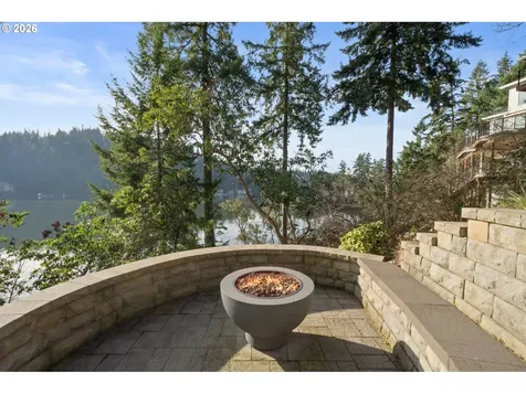 1592 View Lake Court Lake Oswego OR 97034