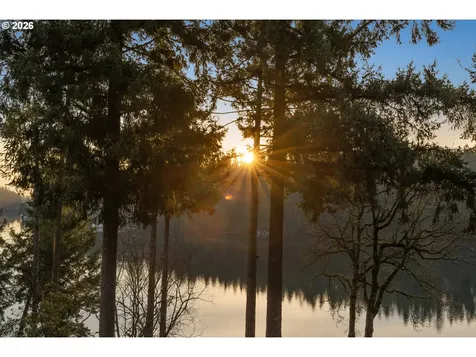 1592 View Lake Court Lake Oswego OR 97034