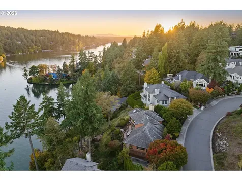 1592 View Lake Court Lake Oswego OR 97034