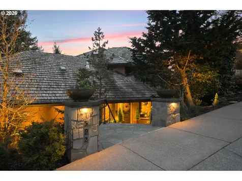 1592 View Lake Court Lake Oswego OR 97034