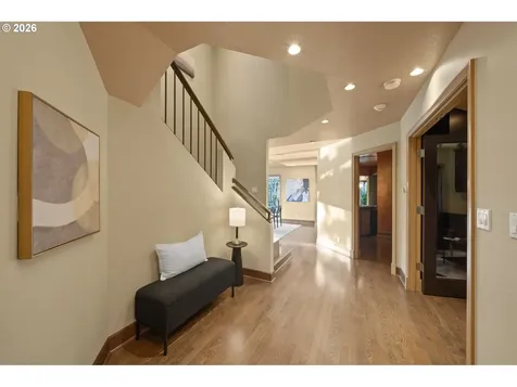 1592 View Lake Court Lake Oswego OR 97034