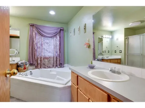 9213 NE 92nd Street Vancouver WA 98662
