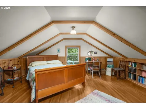 7298 SW Capitol Hill Road Portland OR 97219