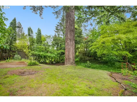 7298 SW Capitol Hill Road Portland OR 97219