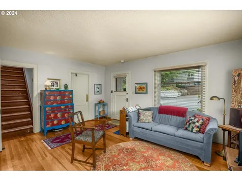 7298 SW Capitol Hill Road Portland OR 97219