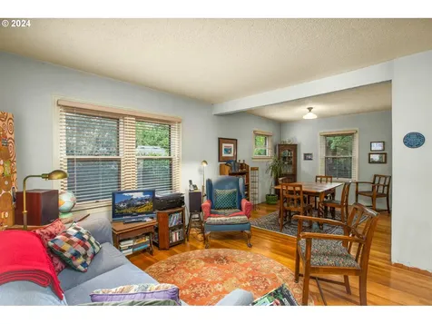 7298 SW Capitol Hill Road Portland OR 97219