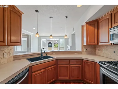 765 W U Street Washougal WA 98671