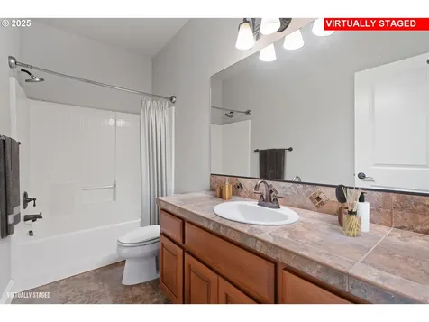 765 W U Street Washougal WA 98671