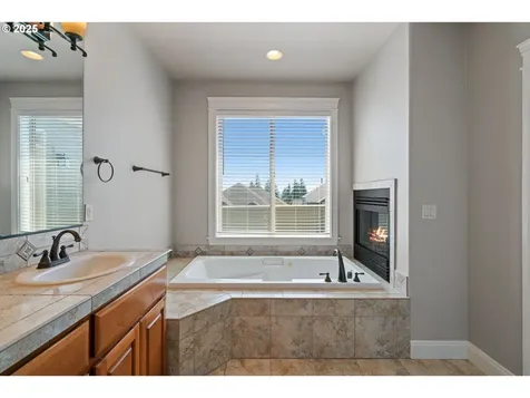 765 W U Street Washougal WA 98671