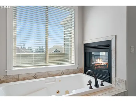 765 W U Street Washougal WA 98671