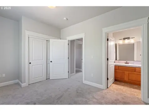 765 W U Street Washougal WA 98671