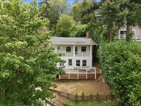 2790 SW Montgomery Drive Portland OR 97201