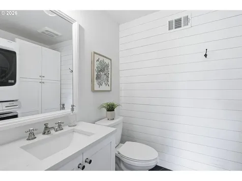 2790 SW Montgomery Drive Portland OR 97201