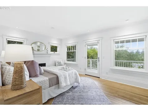 2790 SW Montgomery Drive Portland OR 97201