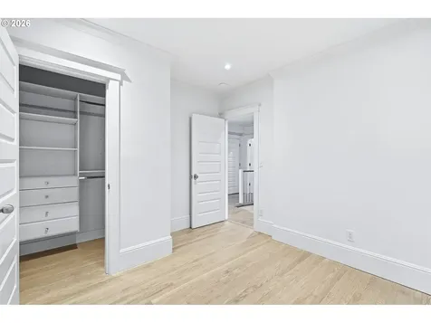 2790 SW Montgomery Drive Portland OR 97201