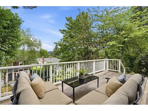 2790 SW Montgomery Drive Portland OR 97201
