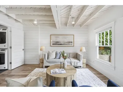 2790 SW Montgomery Drive Portland OR 97201