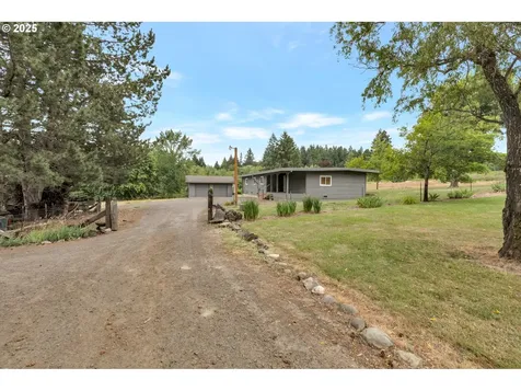 310 Cottonwood Street Gaston OR 97119