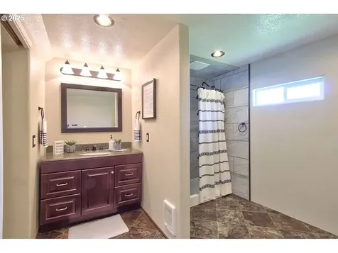 310 Cottonwood Street Gaston OR 97119