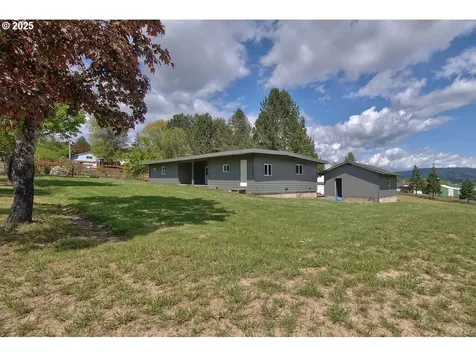 310 Cottonwood Street Gaston OR 97119