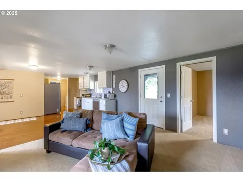 310 Cottonwood Street Gaston OR 97119