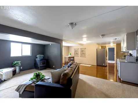 310 Cottonwood Street Gaston OR 97119